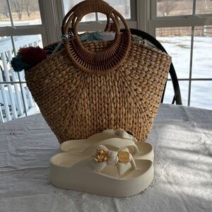 Woven Tan Handbag with Wooden Handles